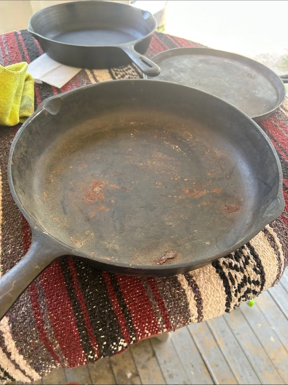 3pc cast iron vintage skillet set